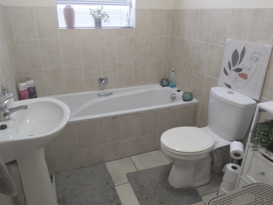 To Let 3 Bedroom Property for Rent in Vredelust Western Cape